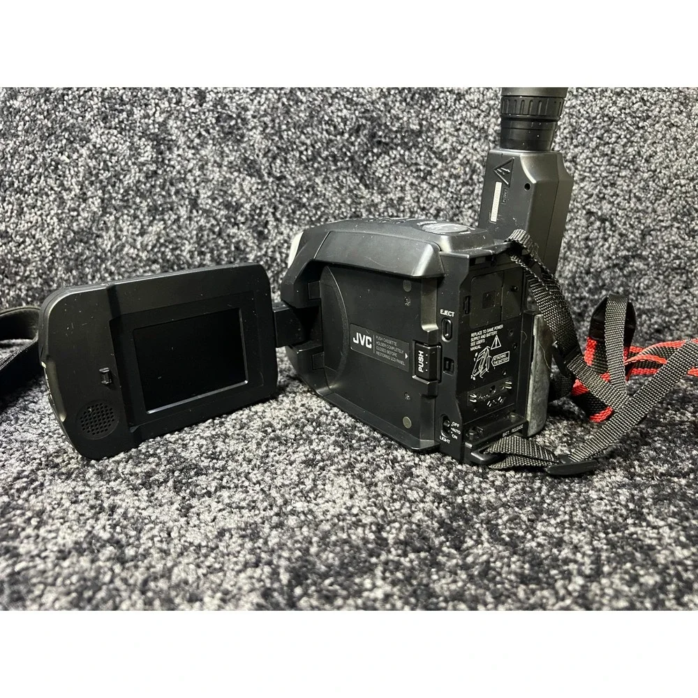 JVC GR-AXM100U‎ Compact VHS Camcorder Movie Camera - No Battery